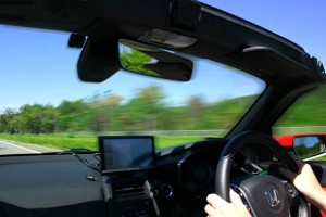 車は自分で運転してはいけない１